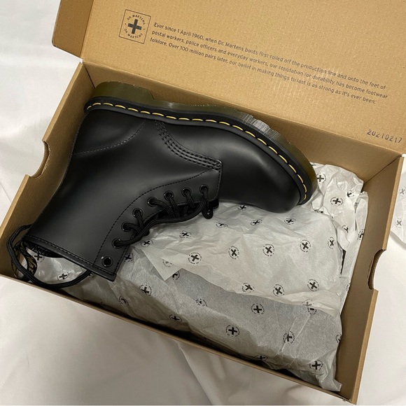 1460 Smooth Leather Dr. Martens Boots (NEW) - Picture 7 of 9